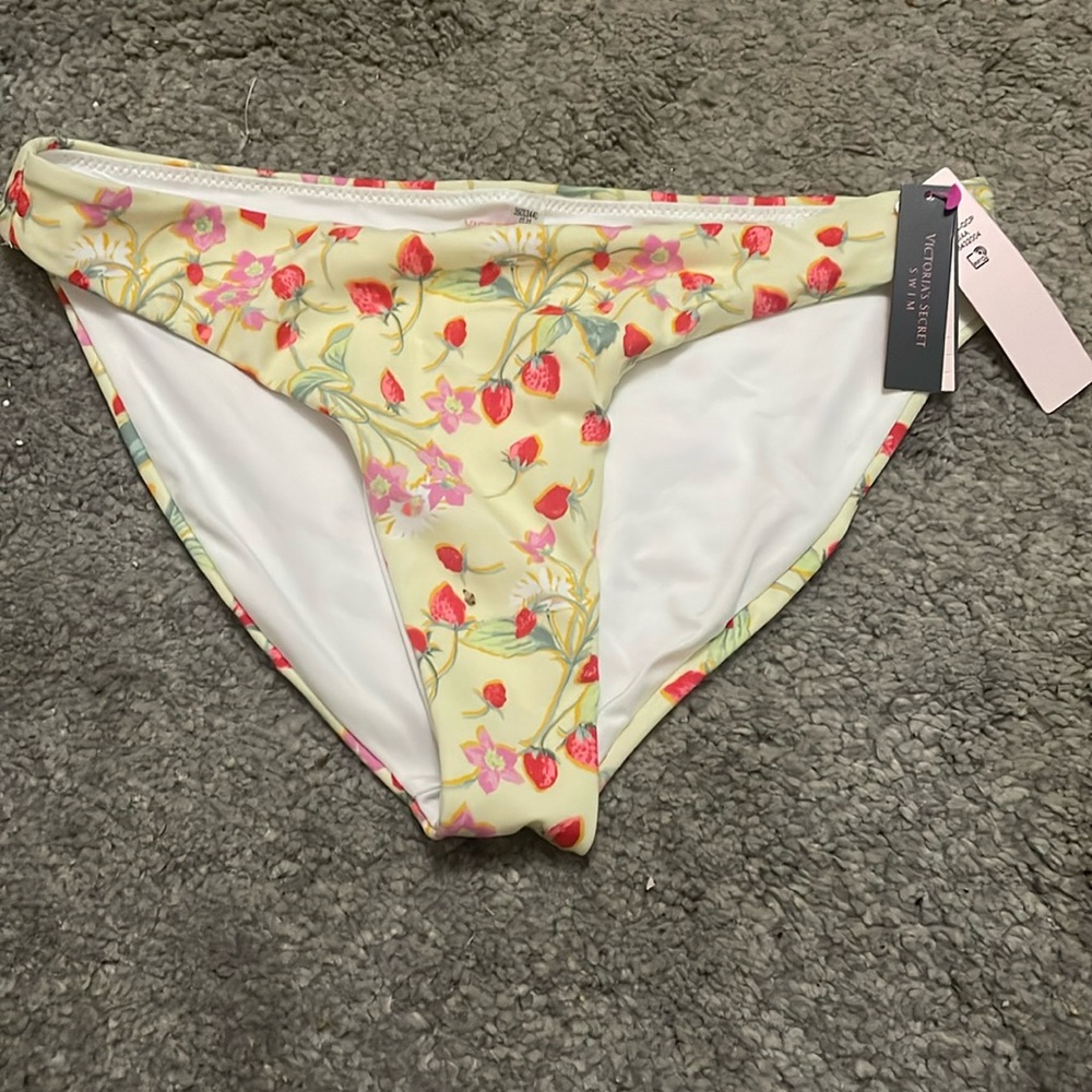BUNDLE Victoria secret yellow strawberry swimsuit bottoms size small